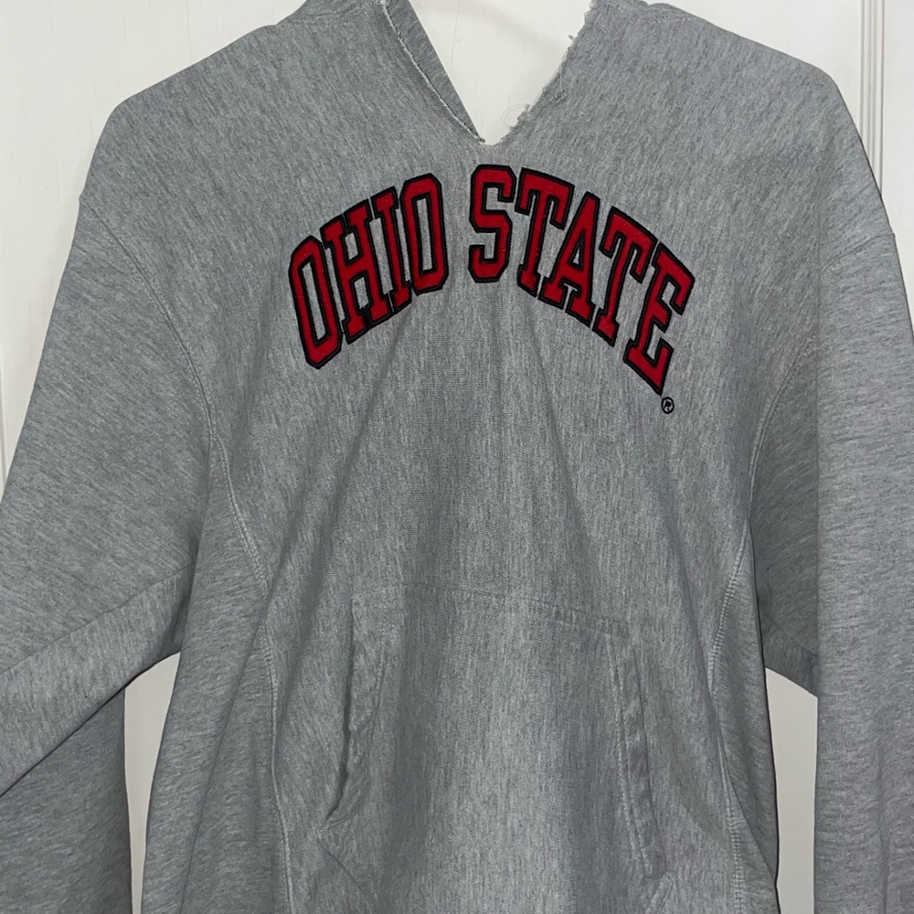 COMFTY GIRL STYLE  OHIO STATE SWEATSHIRT